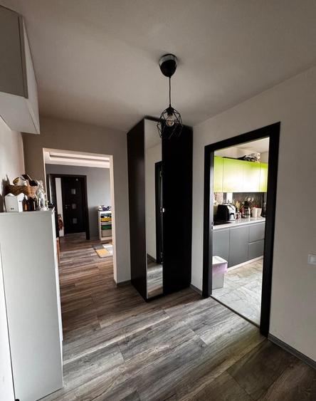 Apartament cu 3 camere semidecomandat, mobilat în Militari