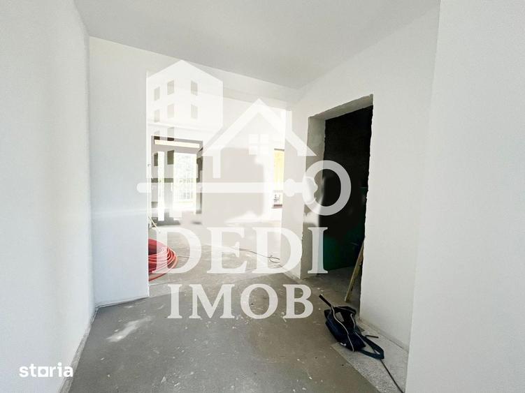 Casă cu 3 camere decomandat cu Teren 300 Mp în Sânmartin
