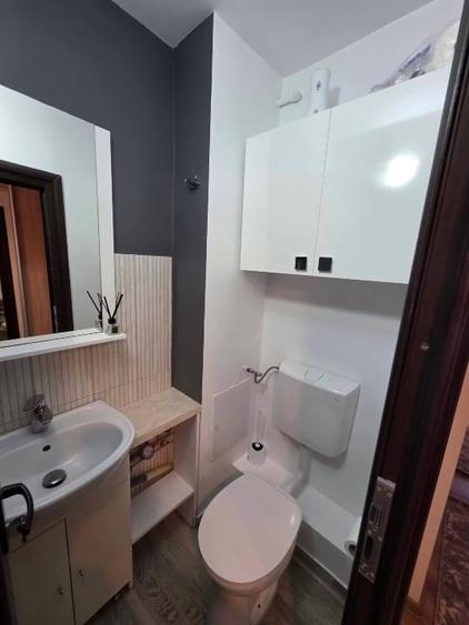 Apartament cu 3 camere decomandat, mobilat în Girocului