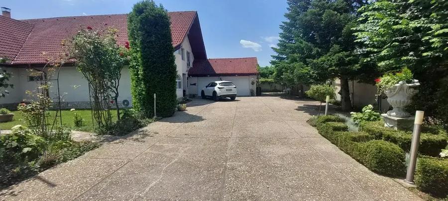Casă cu 8 camere cu Piscina în Corbeanca