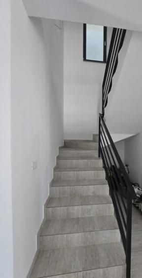 Duplex cu 4 camere cu Canalizare în Moșnița Nouă