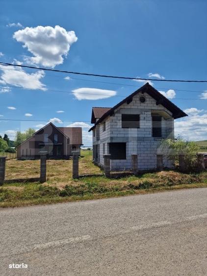 Casă cu 4 camere în Șieu