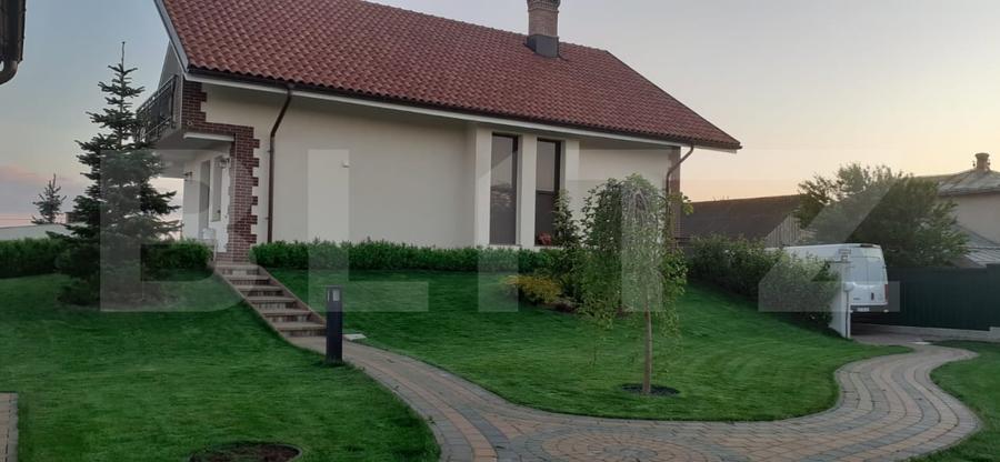 Casă individuală cu 5 camere cu Canalizare în Periferie