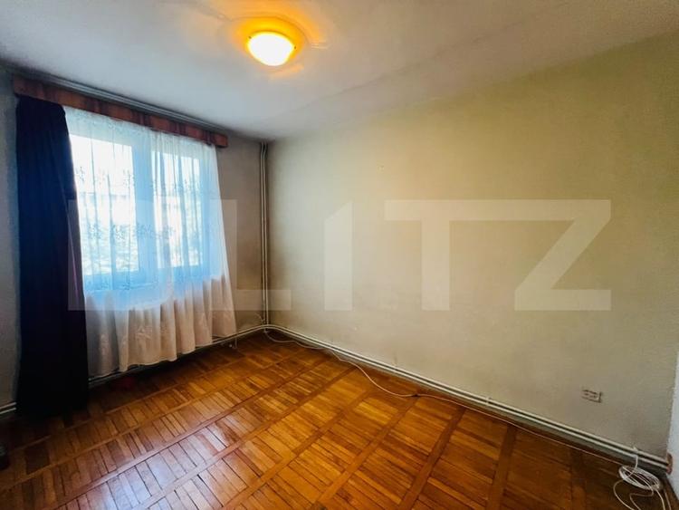 Apartament cu 3 camere decomandat în Dâmbu Pietros