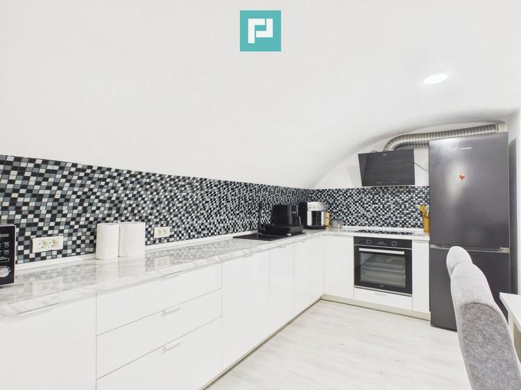 Apartament cu 3 camere semidecomandat în Ultracentral