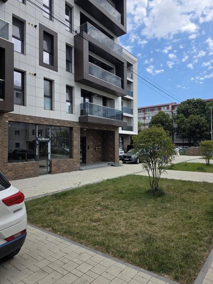 Spațiu comercial, de 85 mp, în Primo