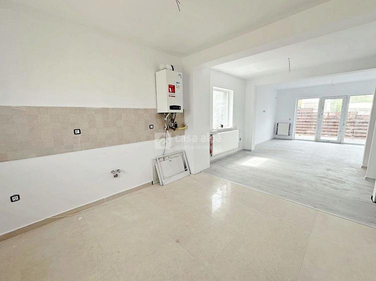 Duplex cu 3 camere cu Canalizare în Păcurari
