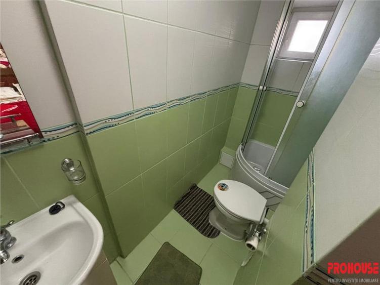 Apartament cu 3 camere decomandat, mobilat în Ultracentral