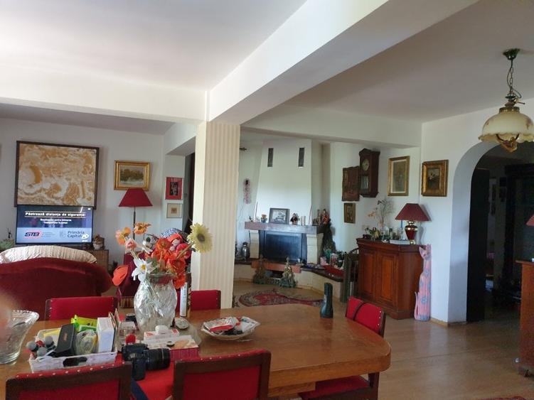 Casă individuală cu 6 camere cu Teren 1800 Mp în Snagov
