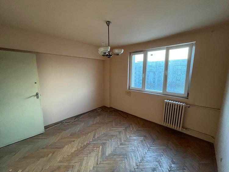 Apartament cu 2 camere semidecomandat în Bucur Obor