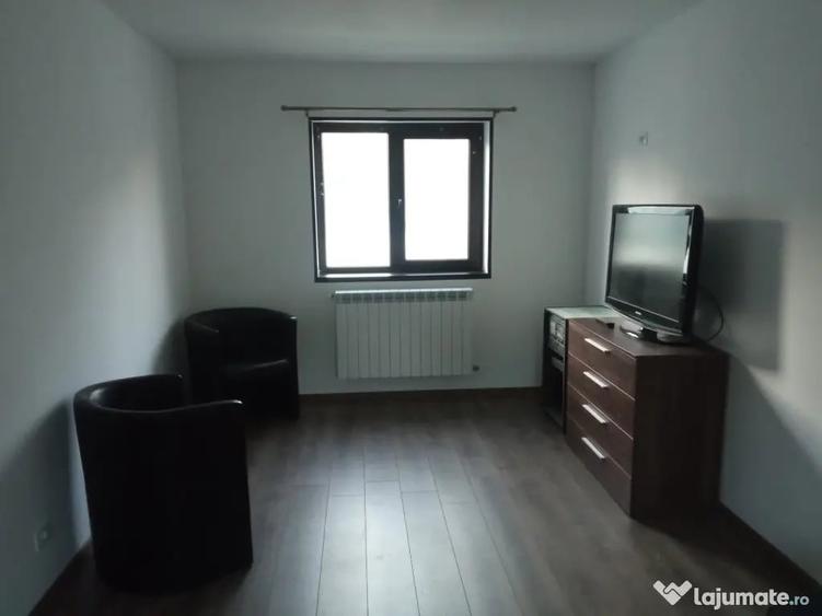 Apartament cu 3 camere decomandat în Dancu