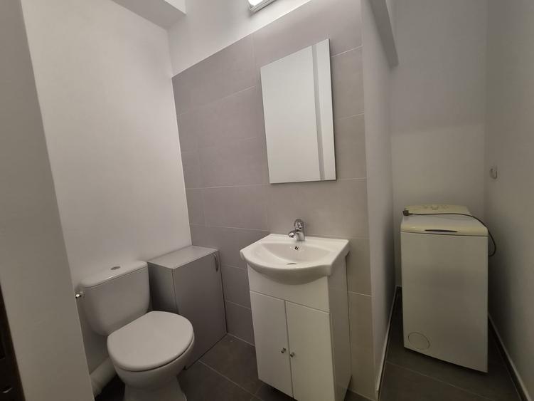 Apartament cu 3 camere în Iancu Nicolae
