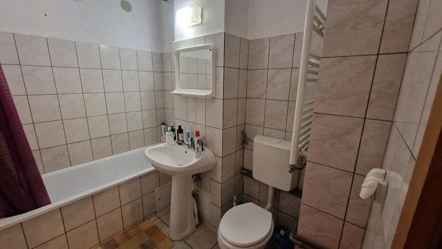Apartament cu 3 camere decomandat în Soarelui