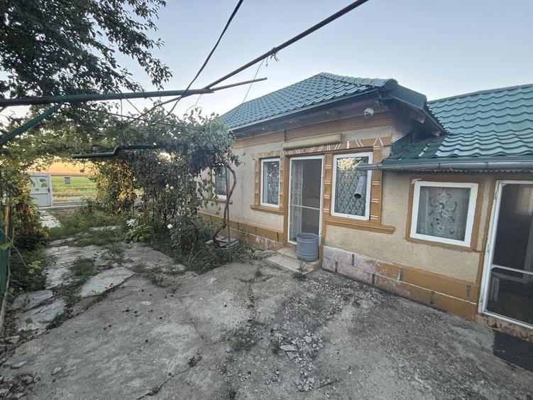 Casă cu 4 camere în Padina