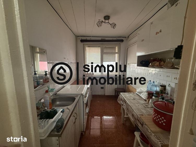 Apartament cu 3 camere decomandat în Valea Rosie