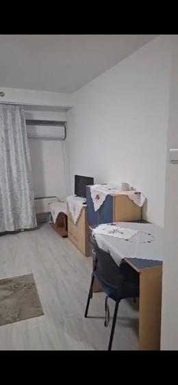 Garsonieră decomandată în Central