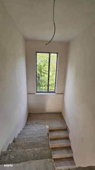 Casă cu 4 camere cu Teren 300 Mp în Dâmbul Rotund