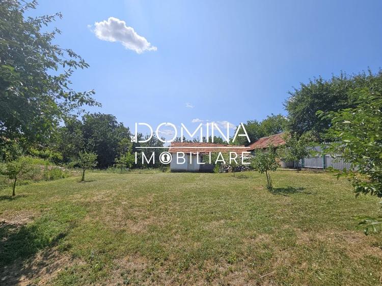 Teren Construcții intravilan de 1202 mp, în Runcu