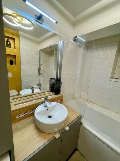 Apartament cu 2 camere semidecomandat, mobilat în Unirii
