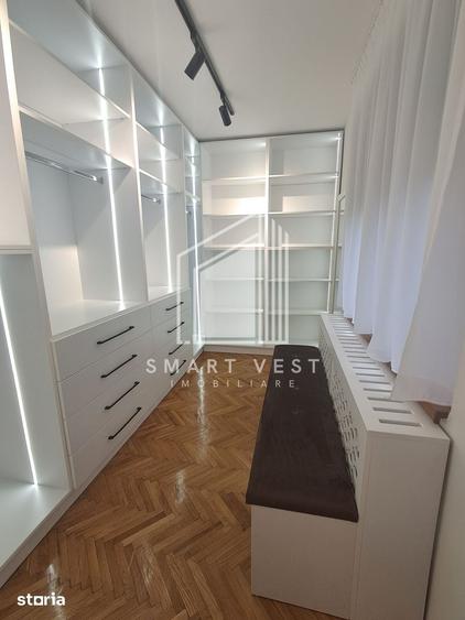 Apartament cu 4 camere semidecomandat în Central