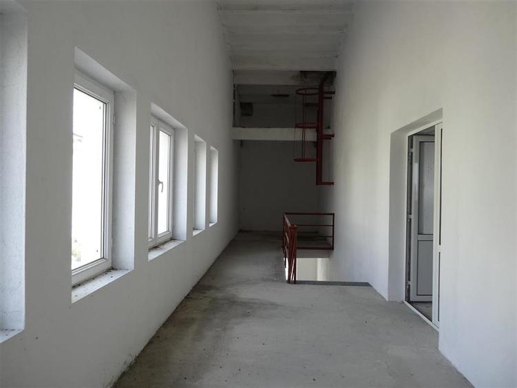 Spațiu industrial, de 200 mp, în Grădiște