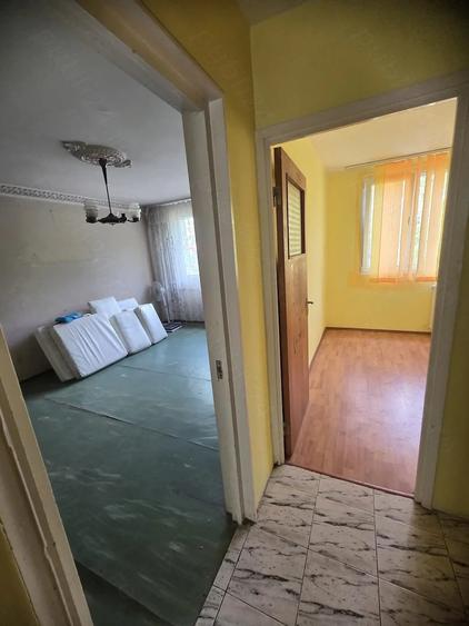 Apartament cu 3 camere semidecomandat în 1 Decembrie 1918