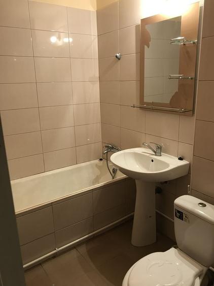 Apartament cu 3 camere în Uiești