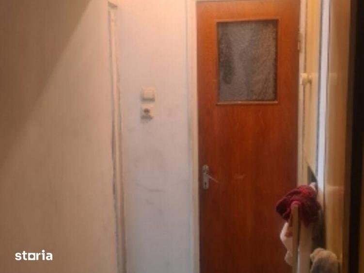 Apartament cu 3 camere decomandat în Colentina