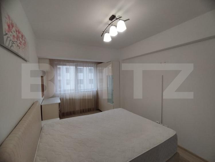 Apartament cu 3 camere decomandat, mobilat în Galata