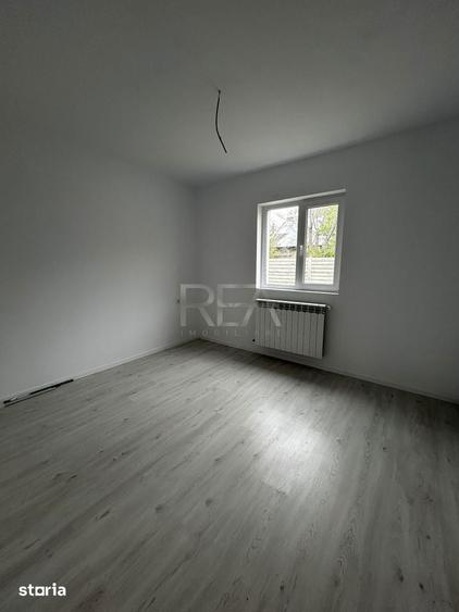 Casă cu 5 camere cu Teren 250 Mp în Central