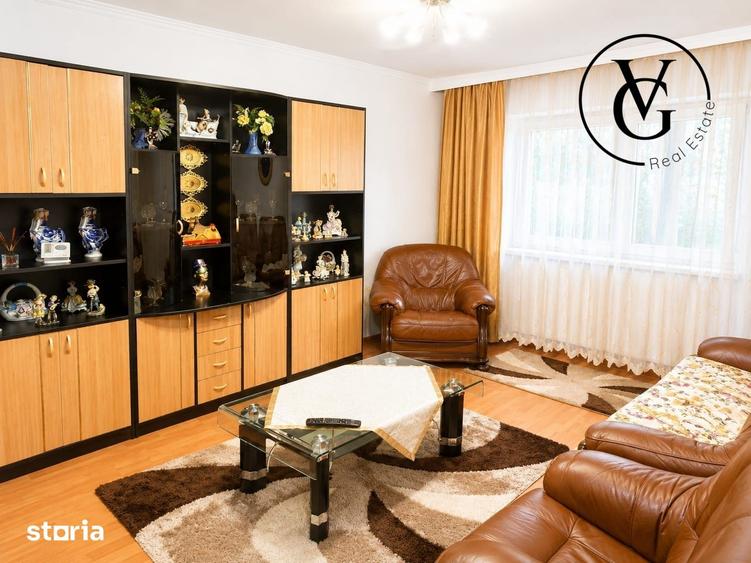 Apartament cu 3 camere decomandat, mobilat în Delfinariu