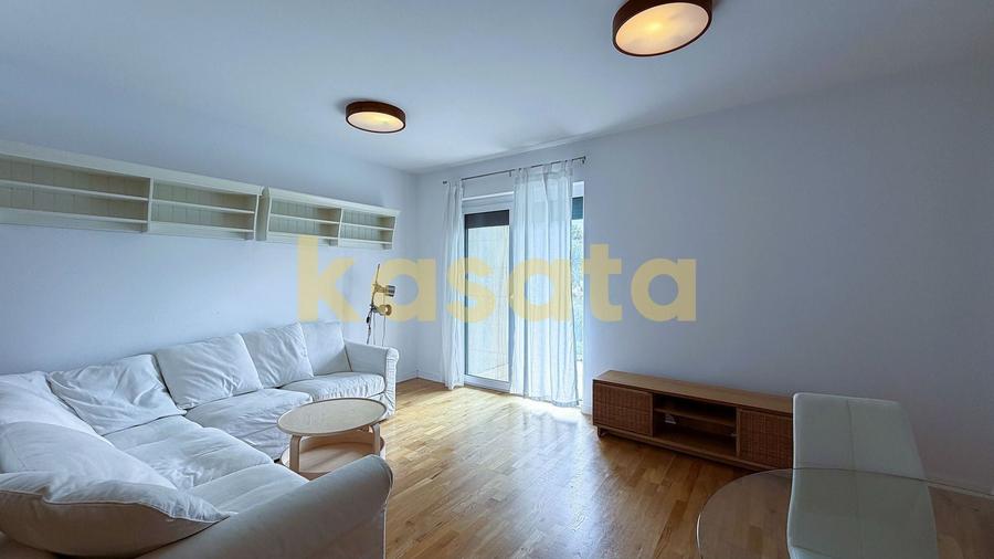 Apartament cu 3 camere semidecomandat, mobilat în Central