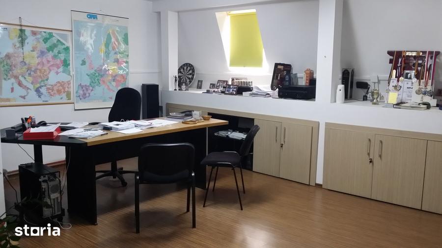 Apartament cu 3 camere în Semicentral