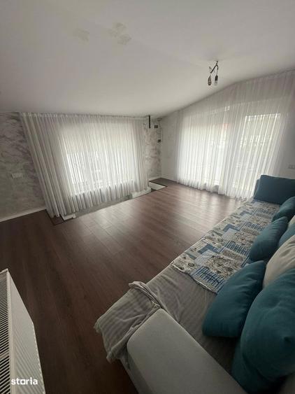 Casă cu 4 camere cu Teren 30 Mp în Dobroești