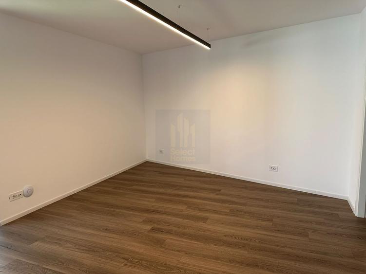 Apartament cu 4 camere semidecomandat, mobilat în Unirii