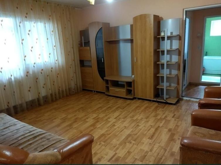 Apartament cu 2 camere semidecomandat în Exterior Vest