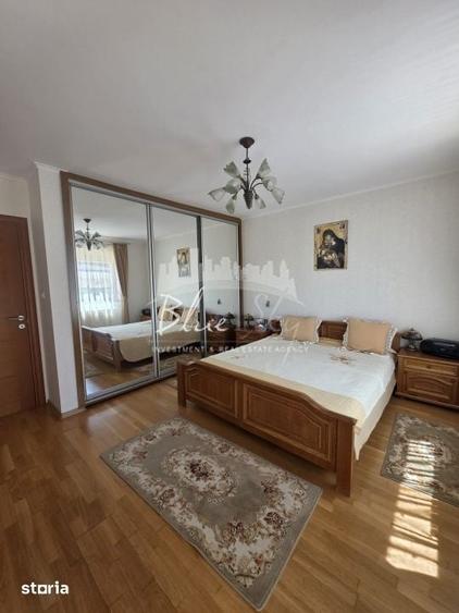 Casă cu 6 camere cu Teren 1642 Mp în Central