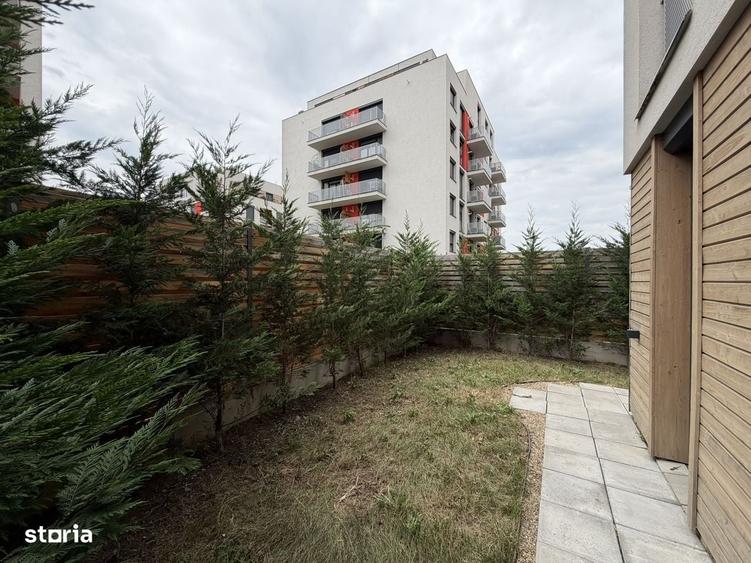 Apartament cu 3 camere în Intim