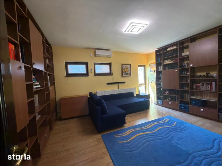 Casă cu 6 camere cu Teren 1000 Mp în Copou