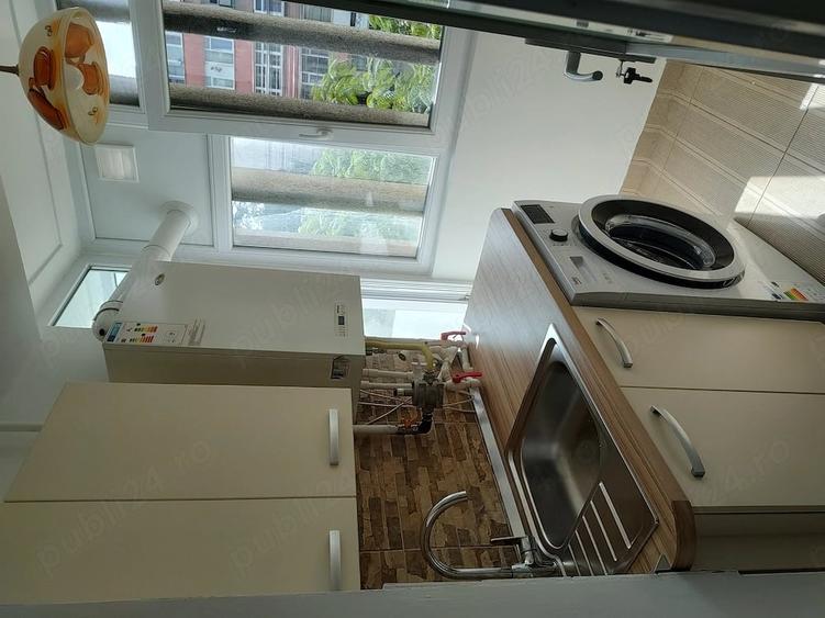 Apartament cu 2 camere decomandat în Policlinica