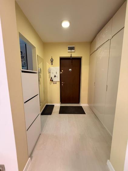 Apartament cu 3 camere semidecomandat, mobilat în Baba Novac