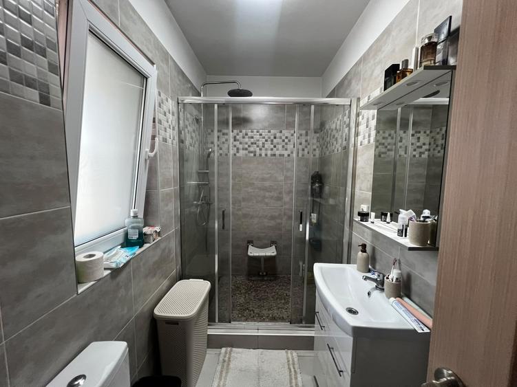 Duplex cu 4 camere cu Canalizare în Domnești