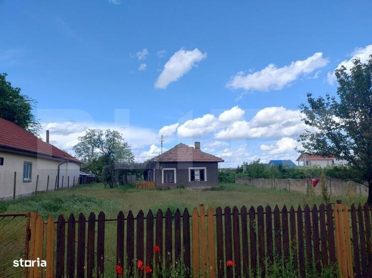 Casă cu 2 camere cu Teren 1362 Mp în Malu Mare