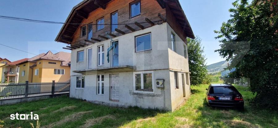 Casă cu 5 camere cu Teren 1500 Mp în Unirea