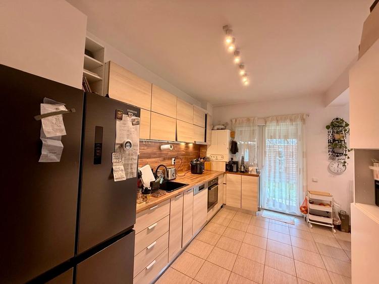 Duplex cu 4 camere cu Canalizare în Popești-Leordeni