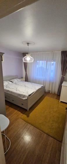 Apartament cu 3 camere decomandat în Drumul Taberei