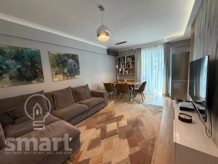 Apartament cu 3 camere semidecomandat, mobilat în Borhanci