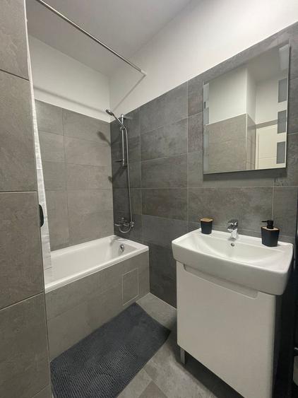 Apartament cu 2 camere semidecomandat, mobilat în Torontalului