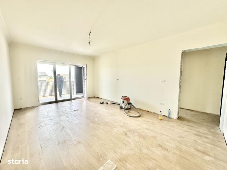 Apartament cu 3 camere decomandat în Neptun