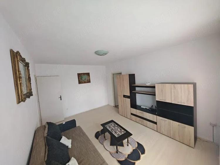 Apartament cu 2 camere semidecomandat în Podgoria